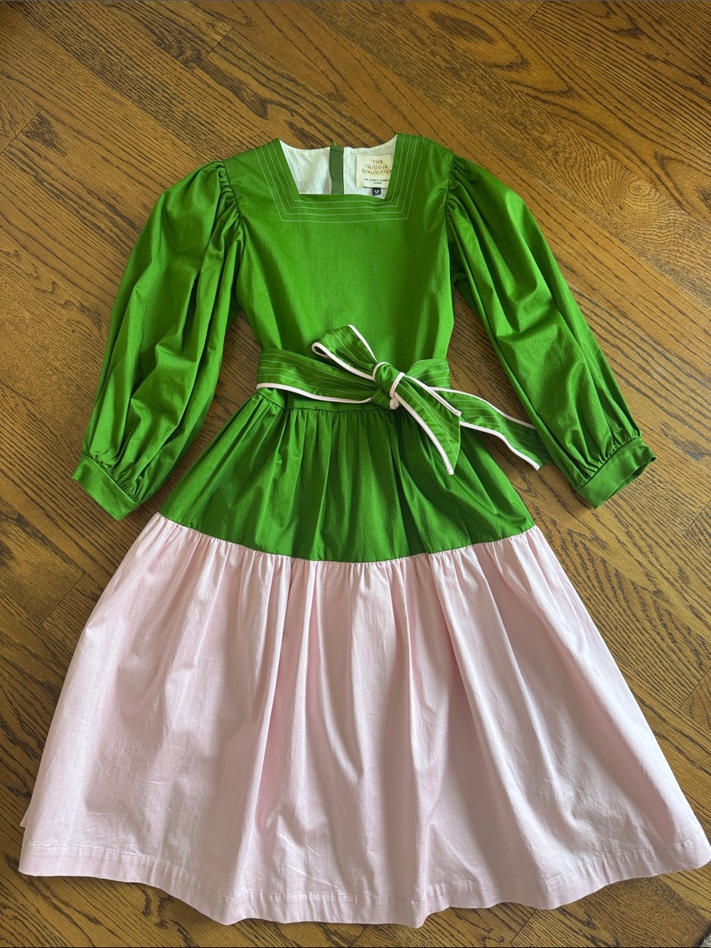 The middle daughter London Green and Light Pink Dress with Sash sz 9/10